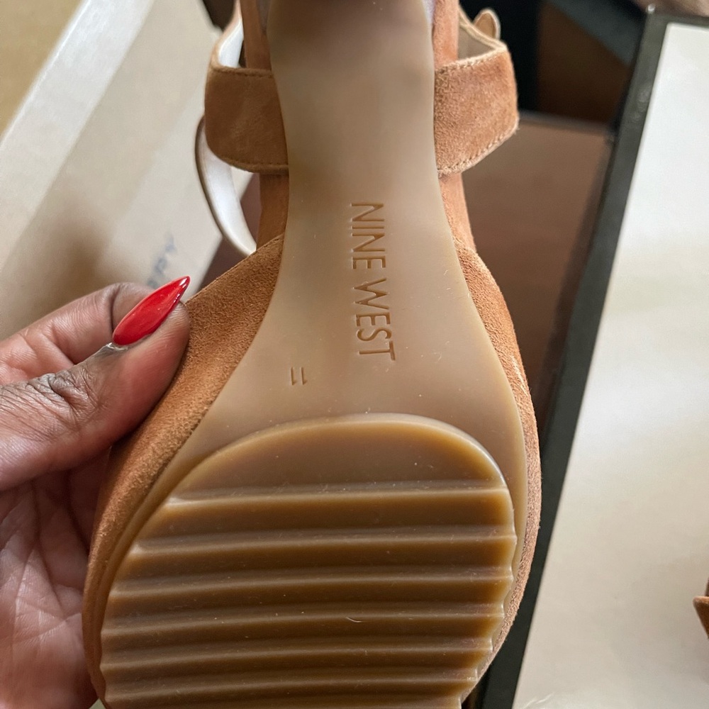 Heels - Picture 3 of 5